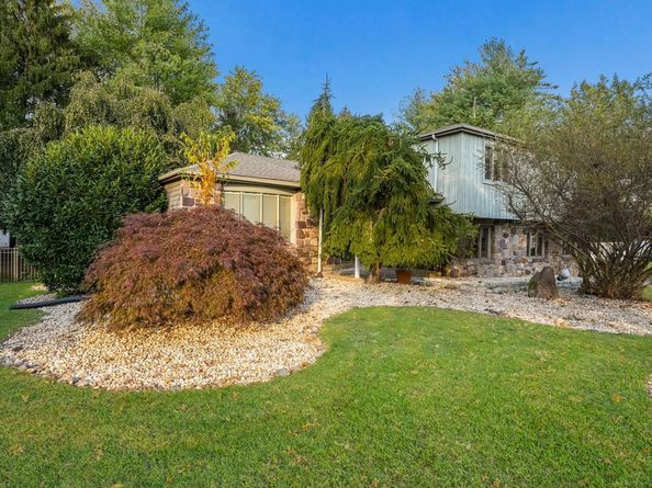 28 Peter Drive, Richboro PA 18954