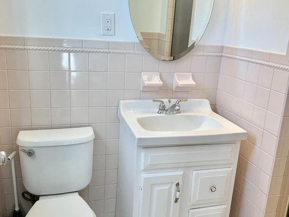 40 Old Lancaster Road 205, Merion Station PA 19066