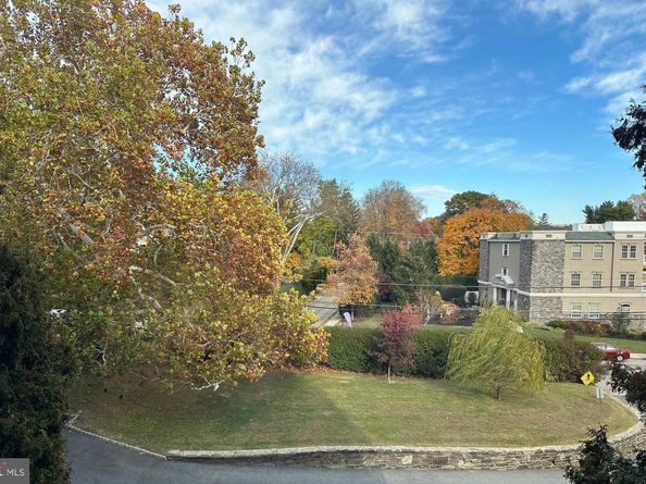 40 Old Lancaster Road 205, Merion Station PA 19066