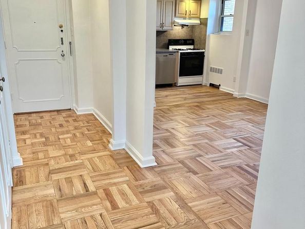 40 Old Lancaster Road 205, Merion Station PA 19066