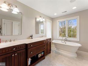 8 Quartermaster Road, Holland PA 18966
