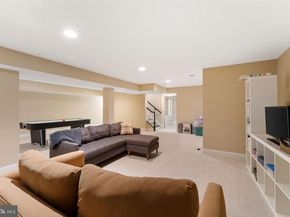 8 Quartermaster Road, Holland PA 18966