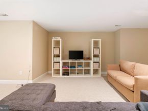 8 Quartermaster Road, Holland PA 18966