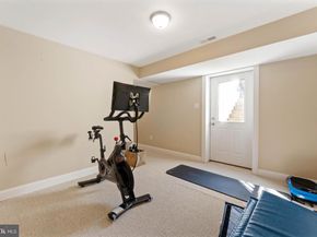 8 Quartermaster Road, Holland PA 18966
