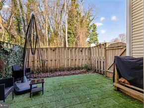 3378 Lakeside View Drive 142, Falls Church VA 22041