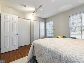 3378 Lakeside View Drive 142, Falls Church VA 22041