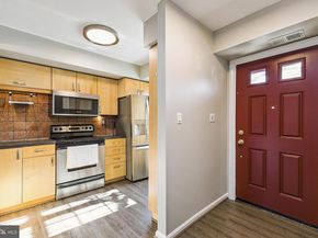 3378 Lakeside View Drive 142, Falls Church VA 22041