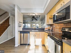 3378 Lakeside View Drive 142, Falls Church VA 22041