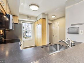 3378 Lakeside View Drive 142, Falls Church VA 22041