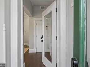 212 5TH Street NE, Washington DC 20002