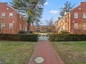 715 S Washington Street A36, Alexandria VA 22314