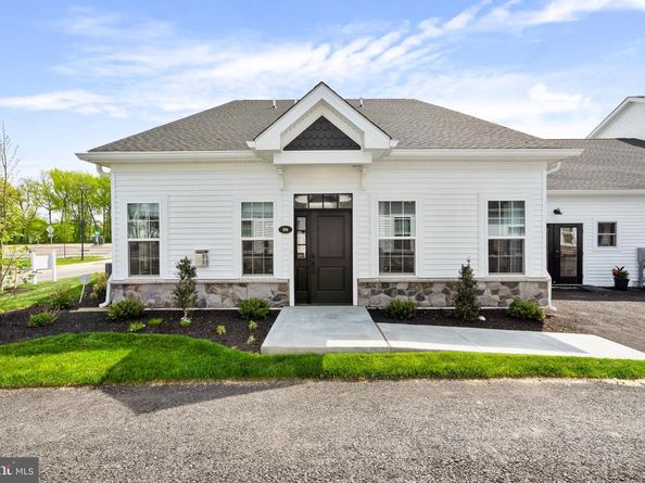 29 Cedar Circle 15, Levittown PA 19055
