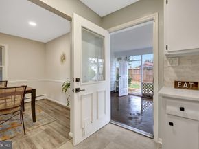 104 W Amhurst Place, Sterling VA 20164