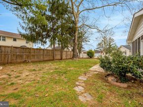 104 W Amhurst Place, Sterling VA 20164