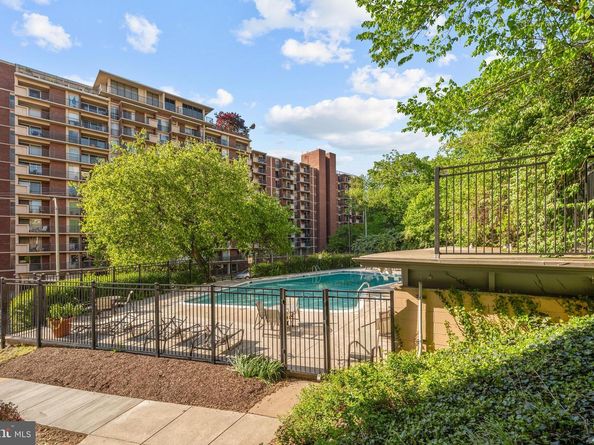 1300 S Arlington Ridge Road S 314, Arlington VA 22202