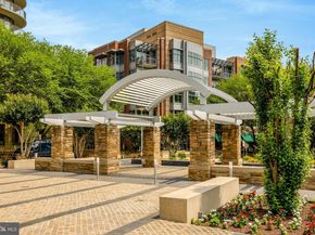 8220 Crestwood Heights Drive 812, Mclean VA 22102