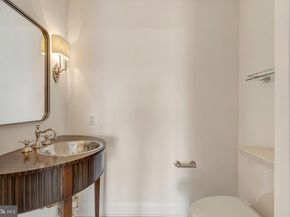 8220 Crestwood Heights Drive 812, Mclean VA 22102