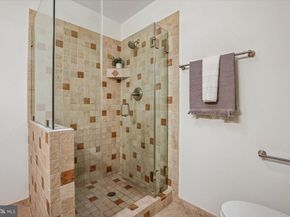 5850 Cowling Court, Alexandria VA 22304