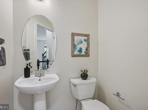 5850 Cowling Court, Alexandria VA 22304