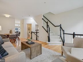 5850 Cowling Court, Alexandria VA 22304