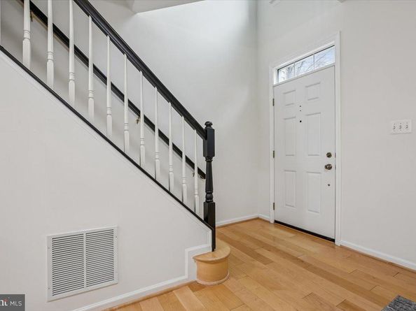 5850 Cowling Court, Alexandria VA 22304