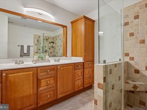 5850 Cowling Court, Alexandria VA 22304