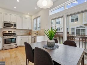 5850 Cowling Court, Alexandria VA 22304