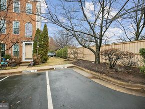5850 Cowling Court, Alexandria VA 22304