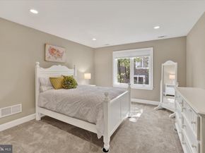 111 Pinewood Circle, New Hope PA 18938