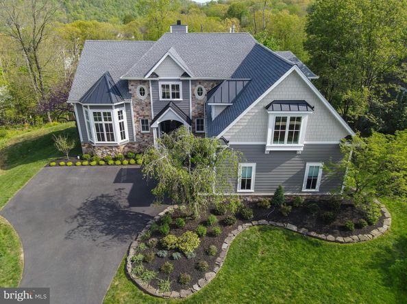 111 Pinewood Circle, New Hope PA 18938