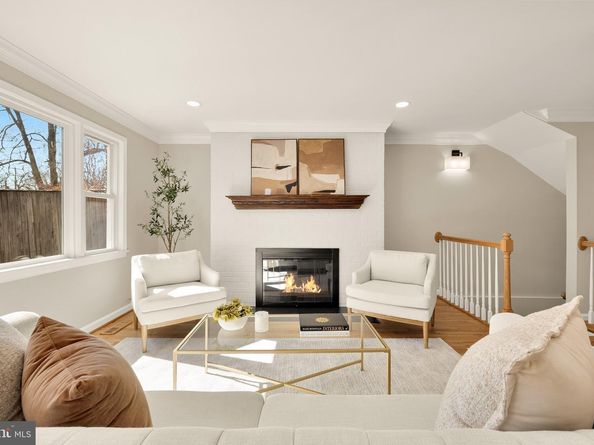 6068 Hardwick Place, Falls Church VA 22041