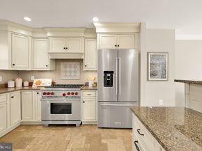 6068 Hardwick Place, Falls Church VA 22041