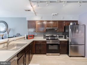 41 Bark Hollow Lane, Horsham PA 19044