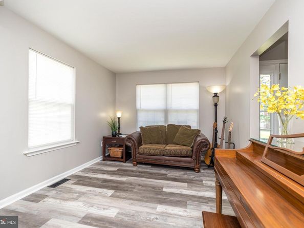 319 Fairview Road, Woodlyn PA 19094