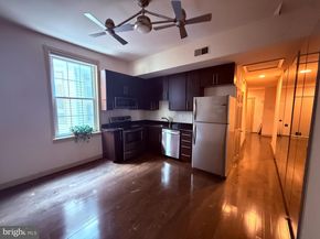 1431 Spruce Street 2R, Philadelphia PA 19102