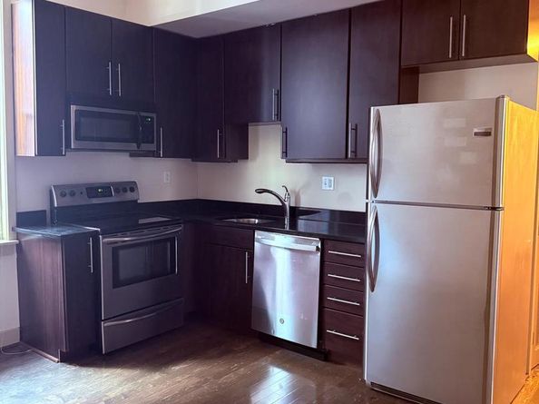 1431 Spruce Street 2R, Philadelphia PA 19102