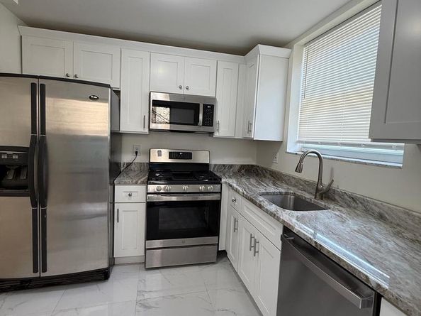 2512 S Marshall Street, Philadelphia PA 19148