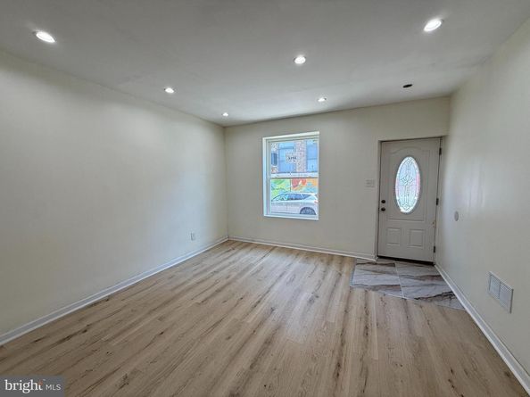 2512 S Marshall Street, Philadelphia PA 19148