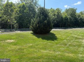 813 Geranium Drive, Warrington PA 18976