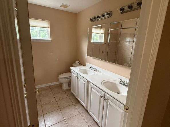 813 Geranium Drive, Warrington PA 18976