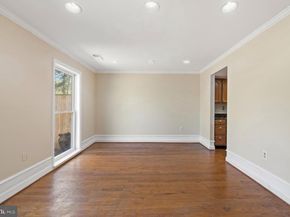 218 Stevenson Square, Alexandria VA 22304