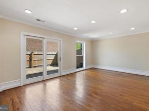 218 Stevenson Square, Alexandria VA 22304