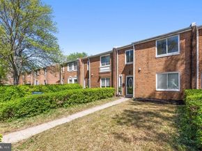 218 Stevenson Square, Alexandria VA 22304
