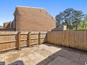 218 Stevenson Square, Alexandria VA 22304