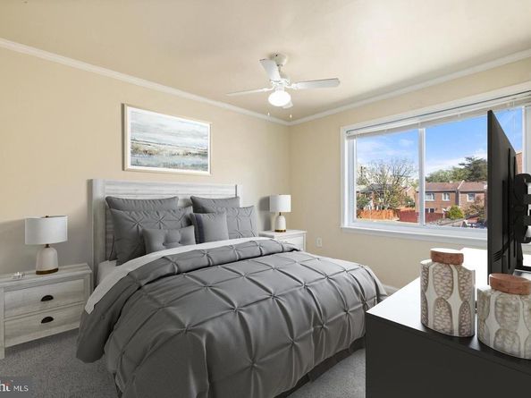 218 Stevenson Square, Alexandria VA 22304