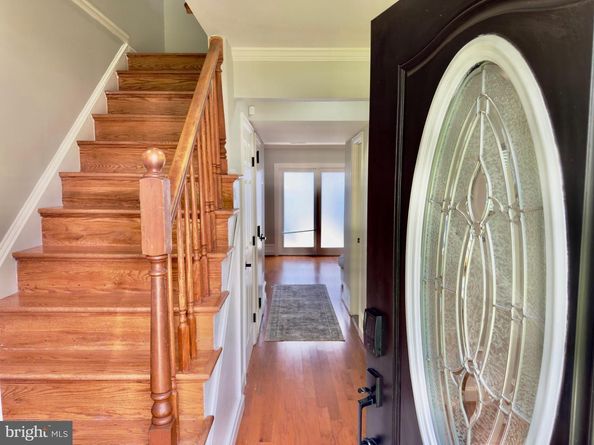 218 Stevenson Square, Alexandria VA 22304