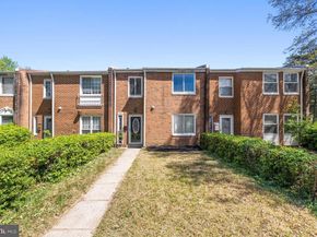 218 Stevenson Square, Alexandria VA 22304