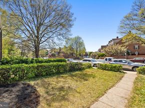 218 Stevenson Square, Alexandria VA 22304
