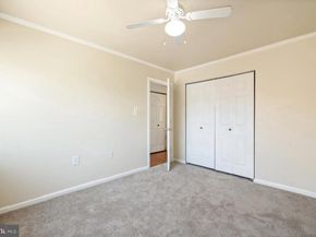 218 Stevenson Square, Alexandria VA 22304
