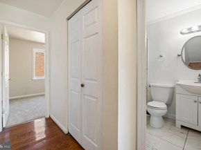 218 Stevenson Square, Alexandria VA 22304